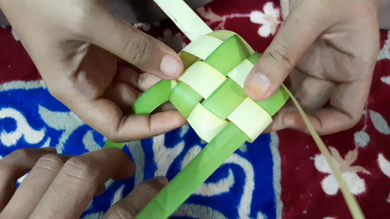 Cara Anyam Ketupat Bawang Cara anyam KETUPAT BAWANG mudah - YouTube