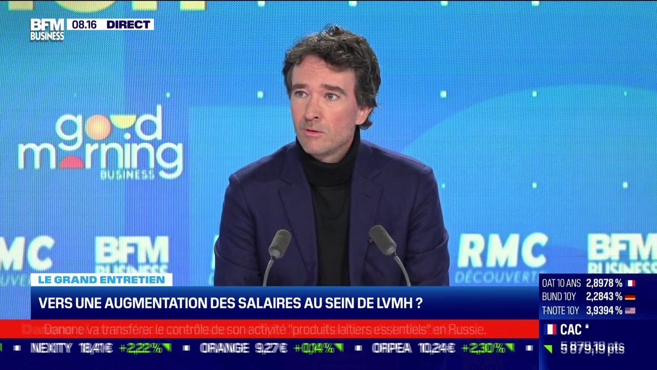 INVITÉ RTL - LVMH : Un employé gagne en moyenne 52.000 euros par an,  explique Antoine Arnault