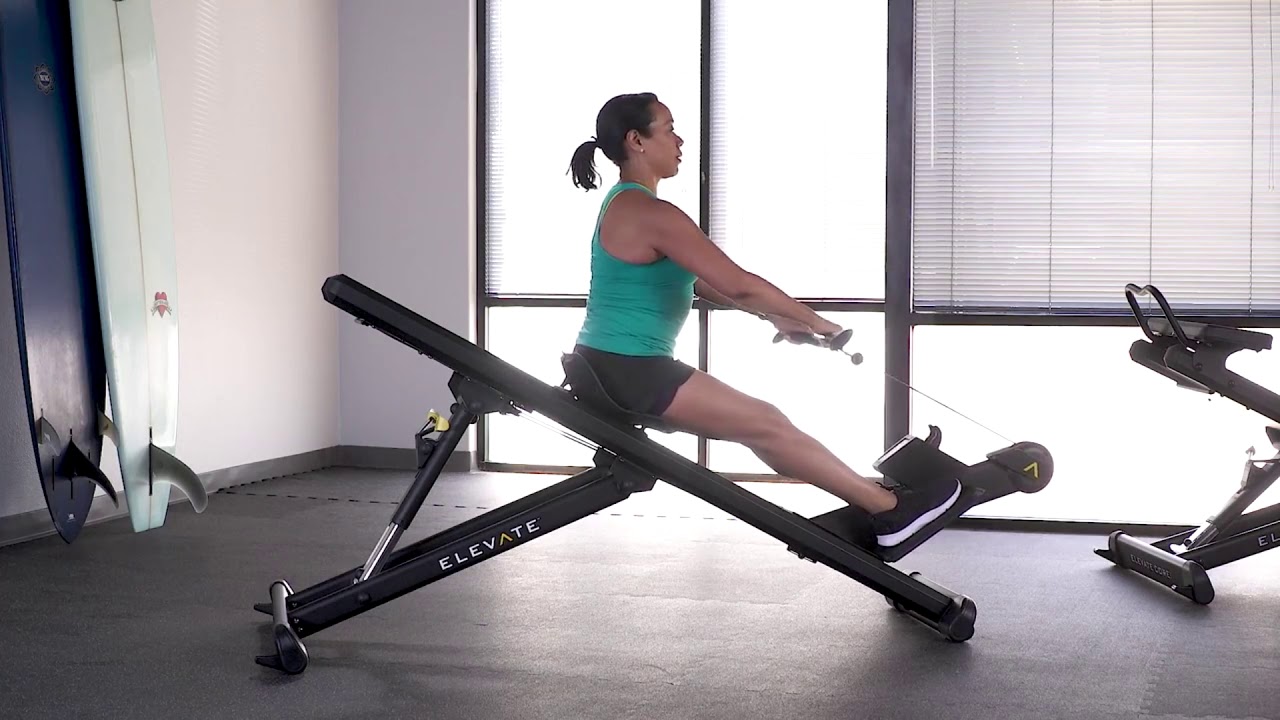 Тяга к груди прямым хватом без ног на Total Gym Row Trainer гребной тренажер