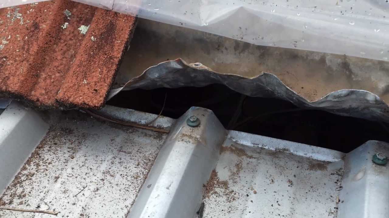 roof leaking joint tile metal between roofing repairs