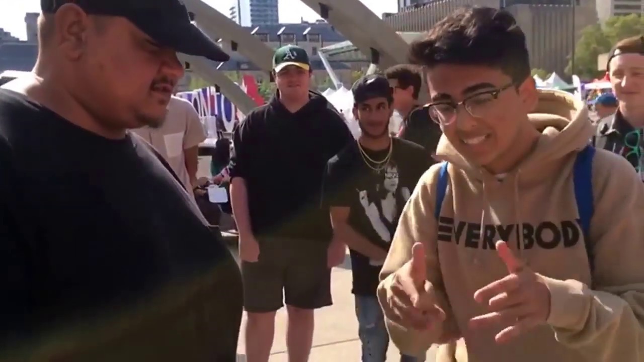 The Medic freestyles for Big Lenbo in front of a Logic concert - YouTube