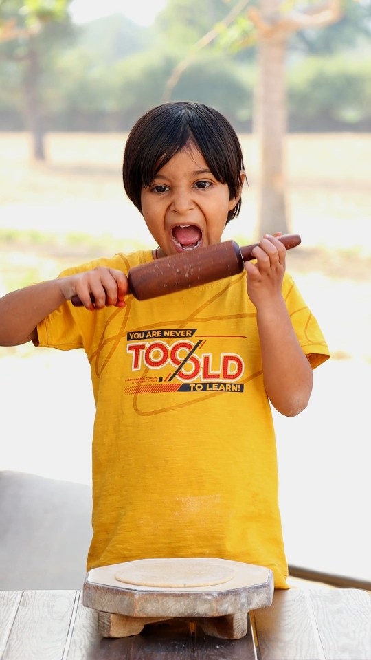 Mansi Belan kha gai ?? #shorts #kitchen #funnyvideo