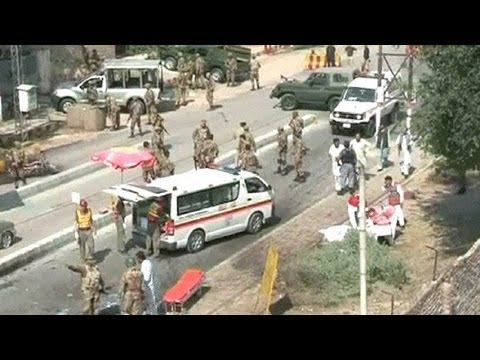 مقتل 10 بهجوم انتحاري في بيشاور شمال غربي باكستان