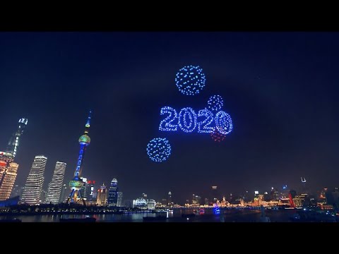 2,000 Drones Light up Night Sky in Shanghai to Welcome New Year (CCTV Video News Agency)