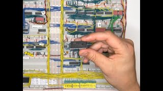 Breadboard CPU runs code from ROM