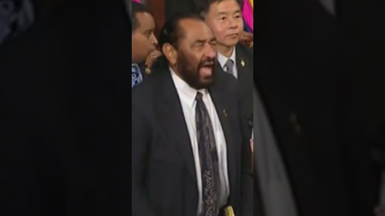 Trump Congress speech interrupted by hecklers