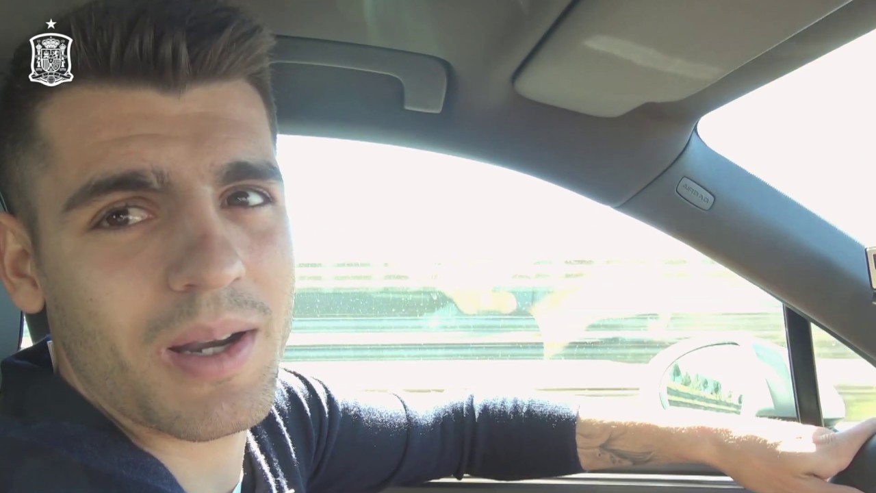 DESDE DENTRO | Acompañamos a Morata en su coche camino de la concentración