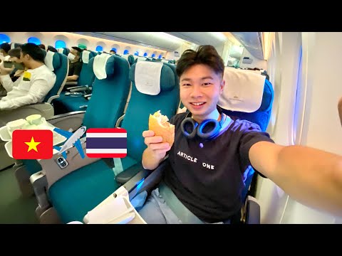 Video ???? Eating BÁNH MÌ in VIETNAM AIRLINES ECONOMY Class - youtube