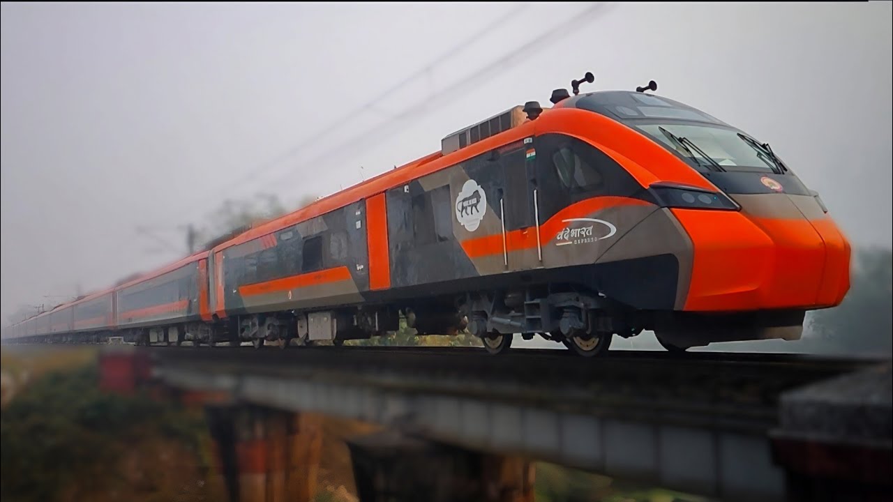 Vande Bharat Sleeper Express+Jangipur Road Express+Katwa-Howrah Galloping Local Train 