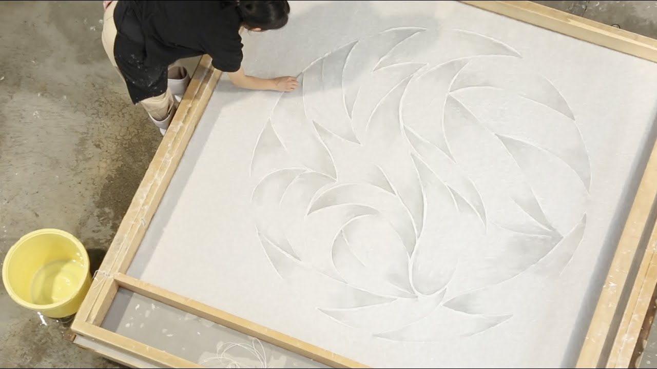 巨大な手漉き和紙 アート作品製造風景 山浦のどか × アワガミ