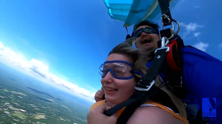 Sarah Sanford - Skydive Pepperell - www.skyjump.com