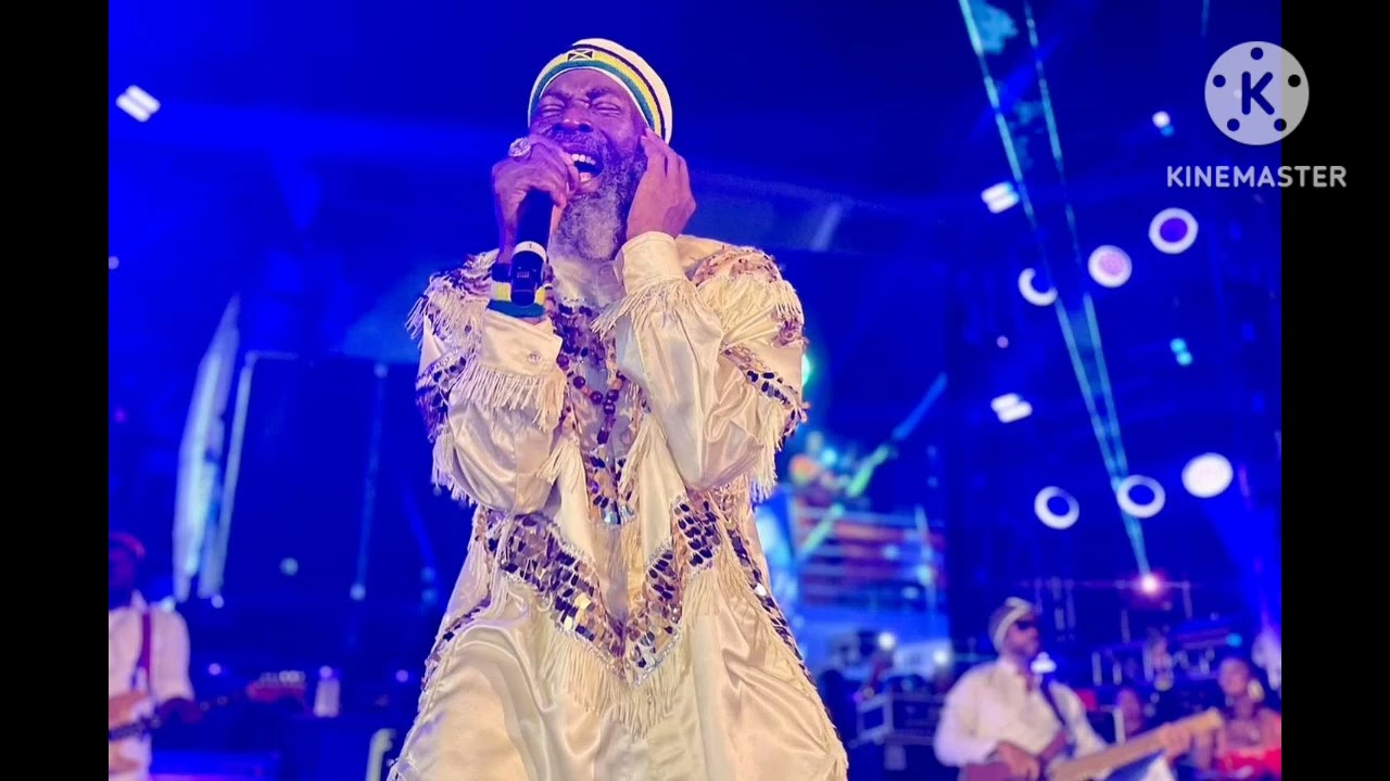Capleton Gives AMAZING Stage Performance 