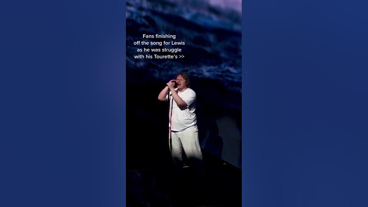Lewis Capaldi Struggles His Tourettes Live On Stage/ Fans Help Finishing The Song