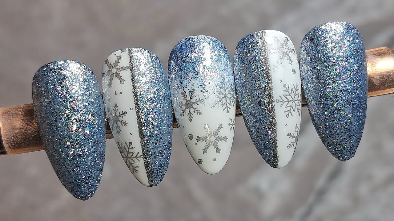 NAIL ART: Winter Blue Quick and Easy Christmas Nail Design - YouTube