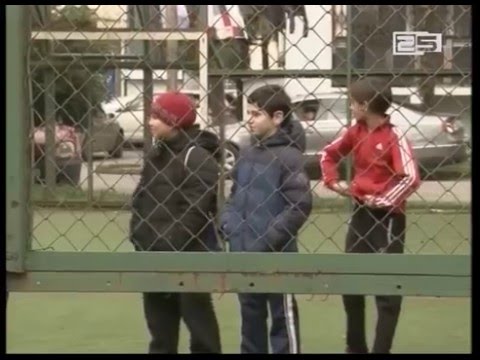 დაზიანებული გზაგამყოფი ბორდიურები ქალაქის ცენტრში