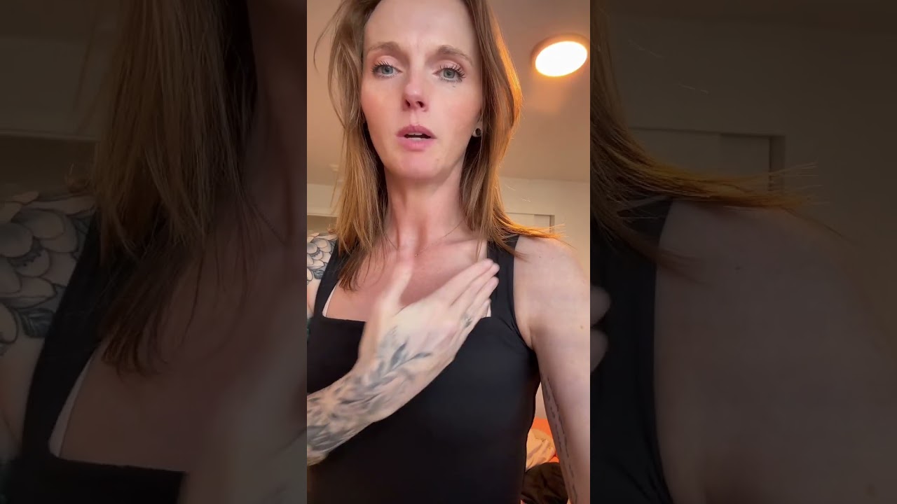 This shirt is so flattering! 