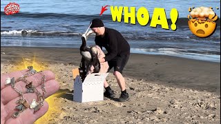 Very WEIRD Day Metal Detecting The BEACH in Santa Cruz, California!