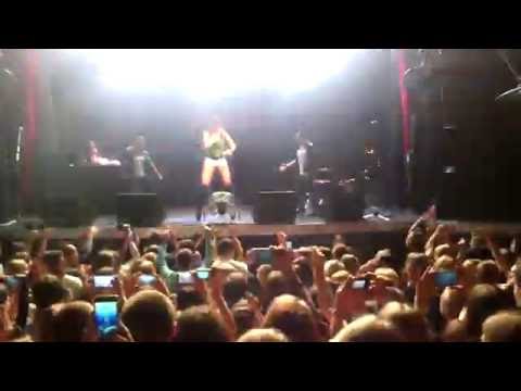 Оксана Ковалевская KRASKI - Он не знает ничего (Киров 30.09.2016)