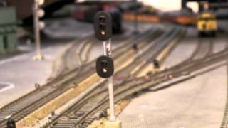 HO Custom 3-Over-2 Mast Signal.avi