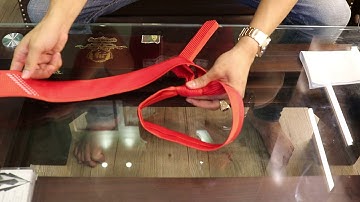 Hướng dẫn cách thắt CA VAT nhanh trong 10 giây