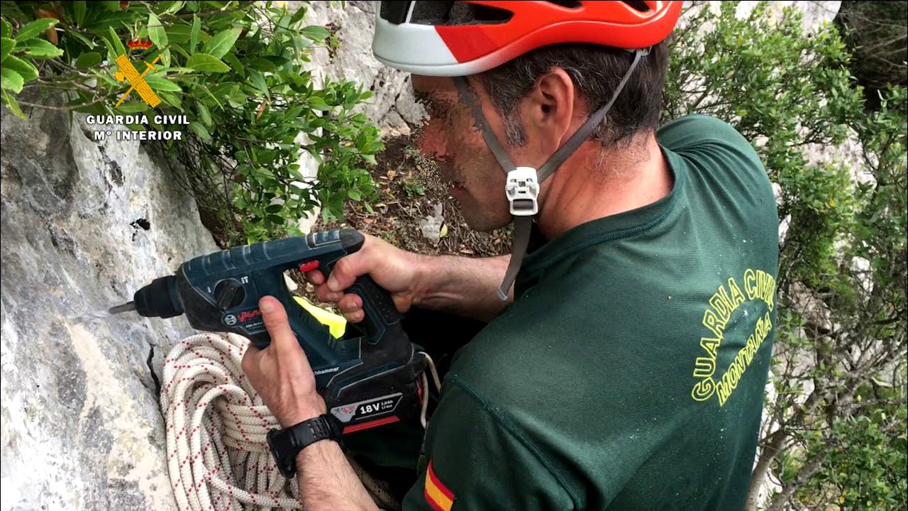Rescate de dos montañeros de un desfiladero en Cantabria
