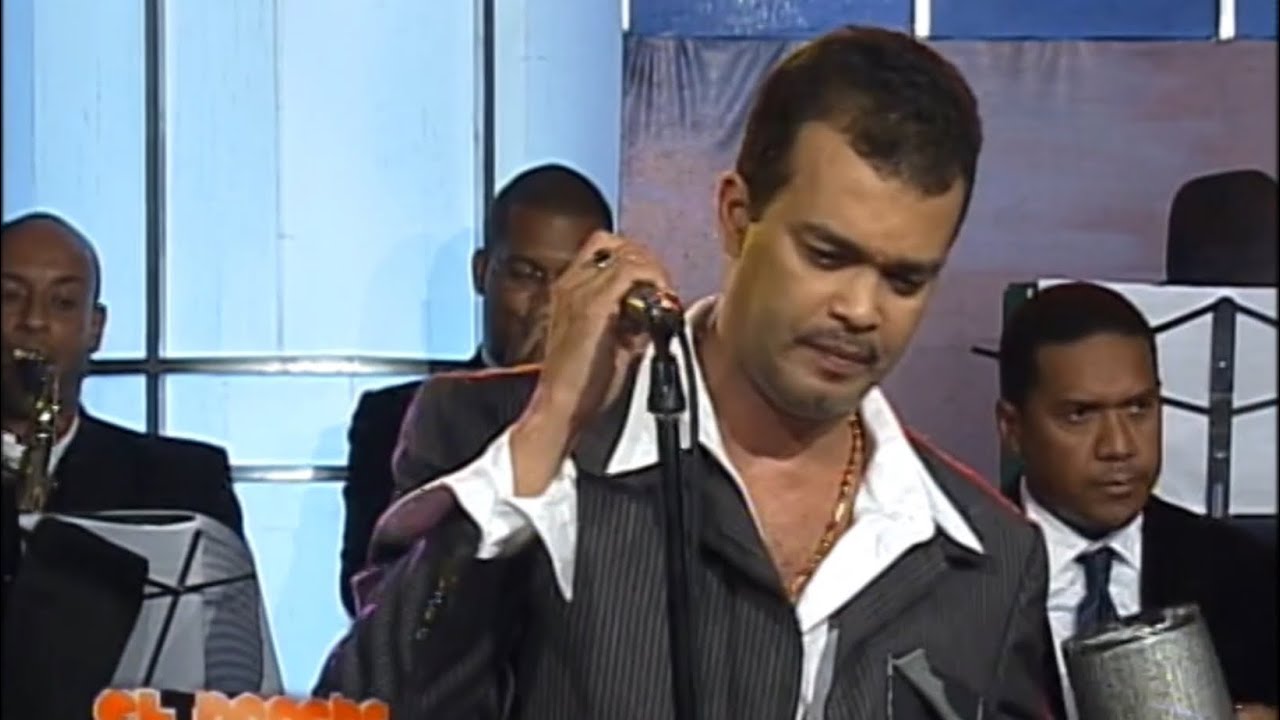 Alex Bueno (UN MECHÓN DE TU CABELLO) en El Bonche De La Noche.