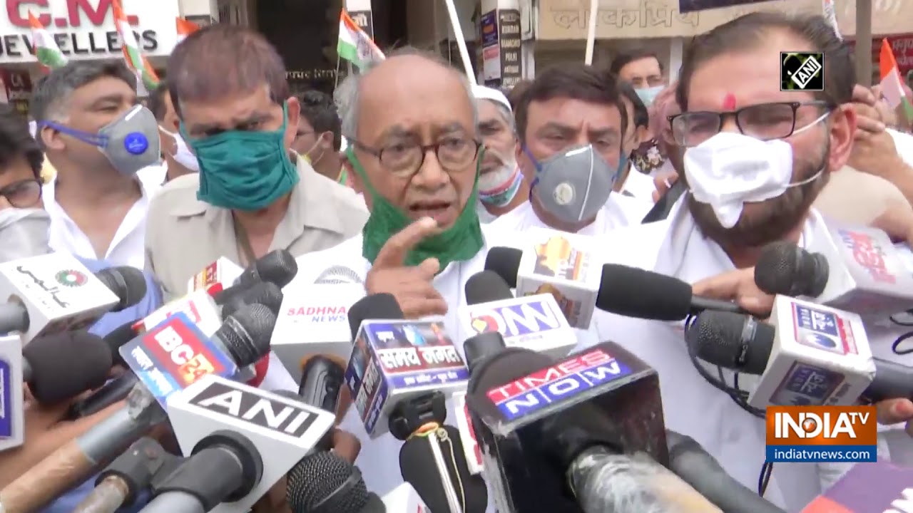 Digvijaya Singh holds cycle march protest against fuel price hike issue in MP`s Bhopal