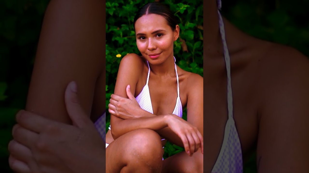 Youtuber Bikini