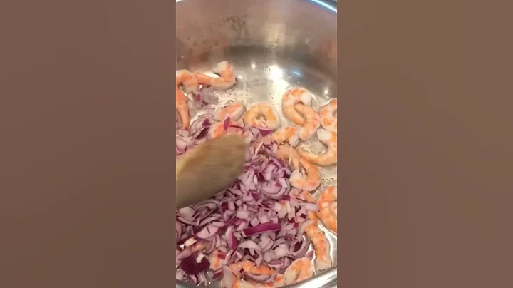 Let's Make My SIMPLE Authentic Ghanaian Prawn Jollof With Turkey | Perfect for Parties 😋😋 #shorts