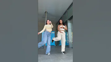 Mnike Dance 🇿🇦 (Viral Amapiano Tiktok Trendy dance 2023) (feat. DJ Maphorisa)