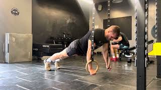 Ring Plank - Single Leg Crunch (Hands In Rings)
