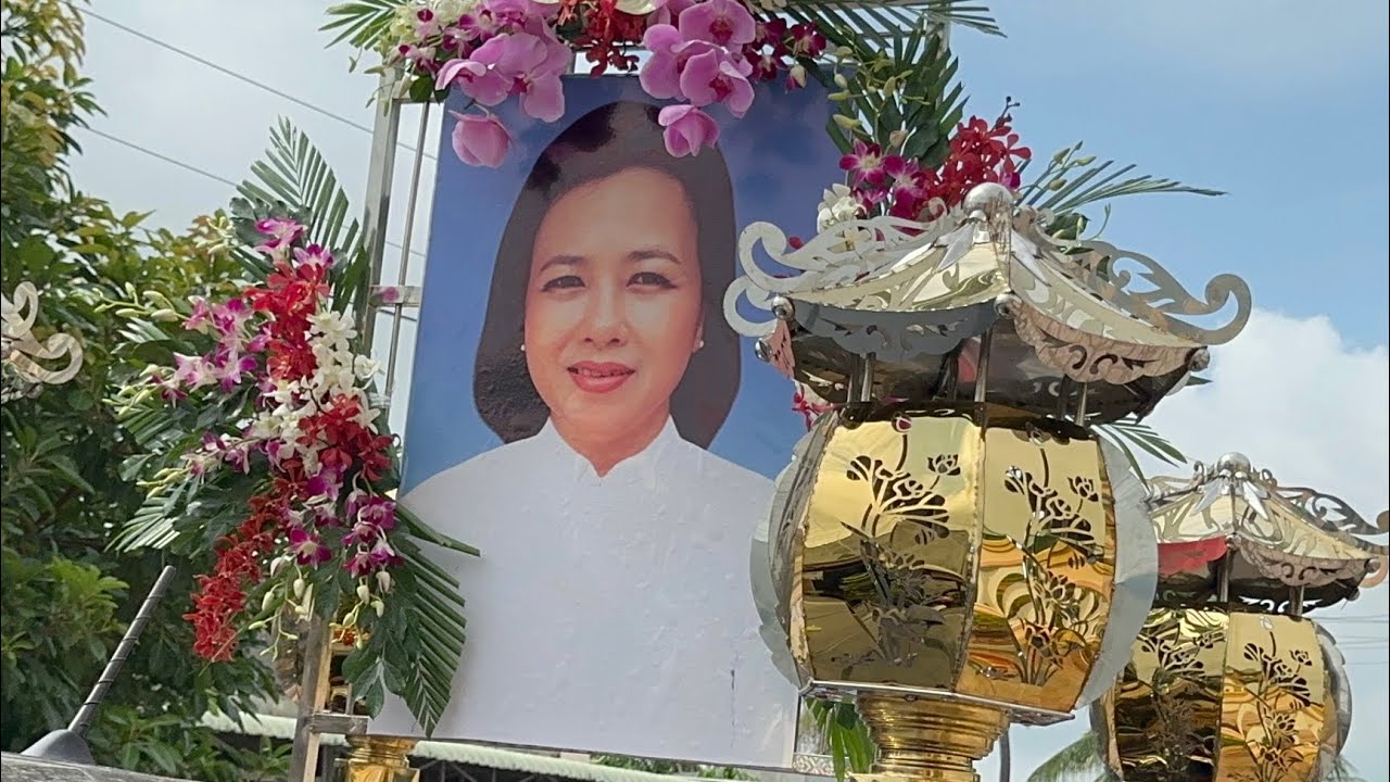 Huynh Kim Phuong Funeral - YouTube