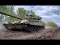Tanques de guerra russos disparam contra alvos ucranianos na direção de Kupyansk