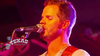 The Texas Bucket List - Aaron Copeland performs "Here She Comes"