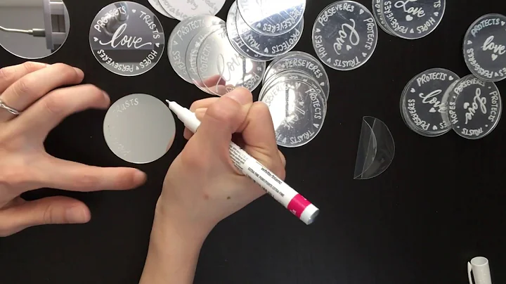 Calligrafia su specchi acrilici: Aggiungi eleganza ai tuoi eventi speciali