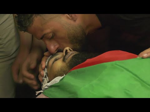 تشييع جثماني الشهيدين علي حشاش ولؤي مشة في مخيم بلاطة شرق نابلس 