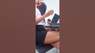 Siswi cantik SMA live pamer paha saat pelajaran sekolah