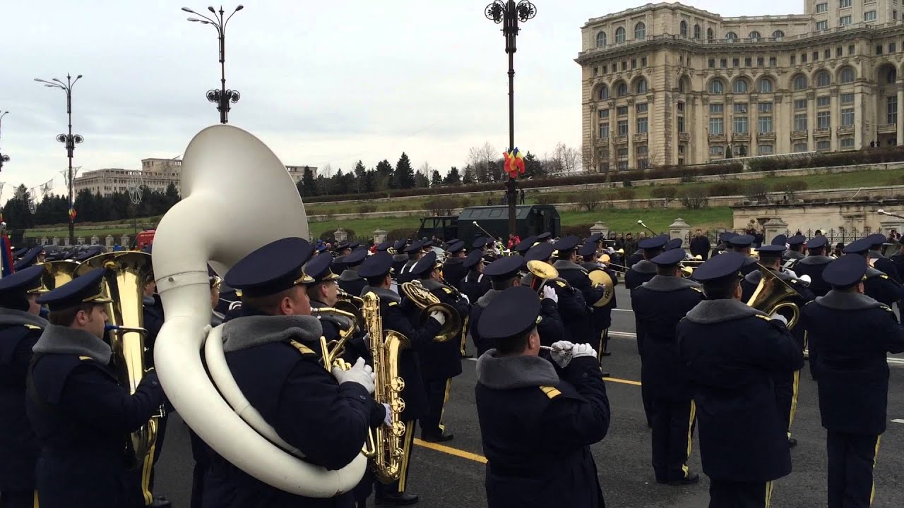 Muzica Reprezentativa a MApN - final parada Ziua Nationala #militaryband #fanfare #parade