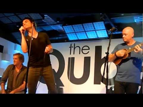 Train | Hey soul sister - Live @ The Qube - Q-music *may 8th 2012*