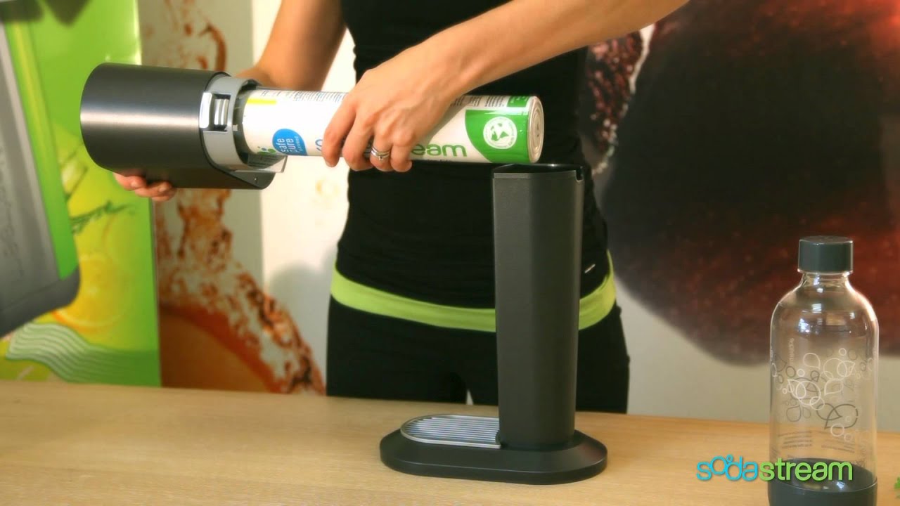 SodaStream - Comment remplacer le cylindre dans votre appareil G 100  SodaStream 