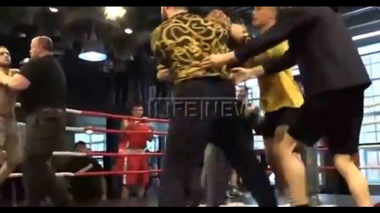 Большой босс 1971. Люди в офисе. Совещание в офисе. Большой босс 1971. Единоборство крав мага.