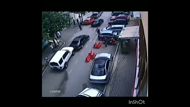 Publikohen pamjet e momentin kur automjeti përfundon me shpejtësi në komisariatin e Elbasanit