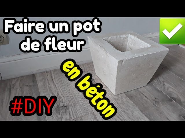 Customiser un pot de fleurs en plastique avec l'effet ciment