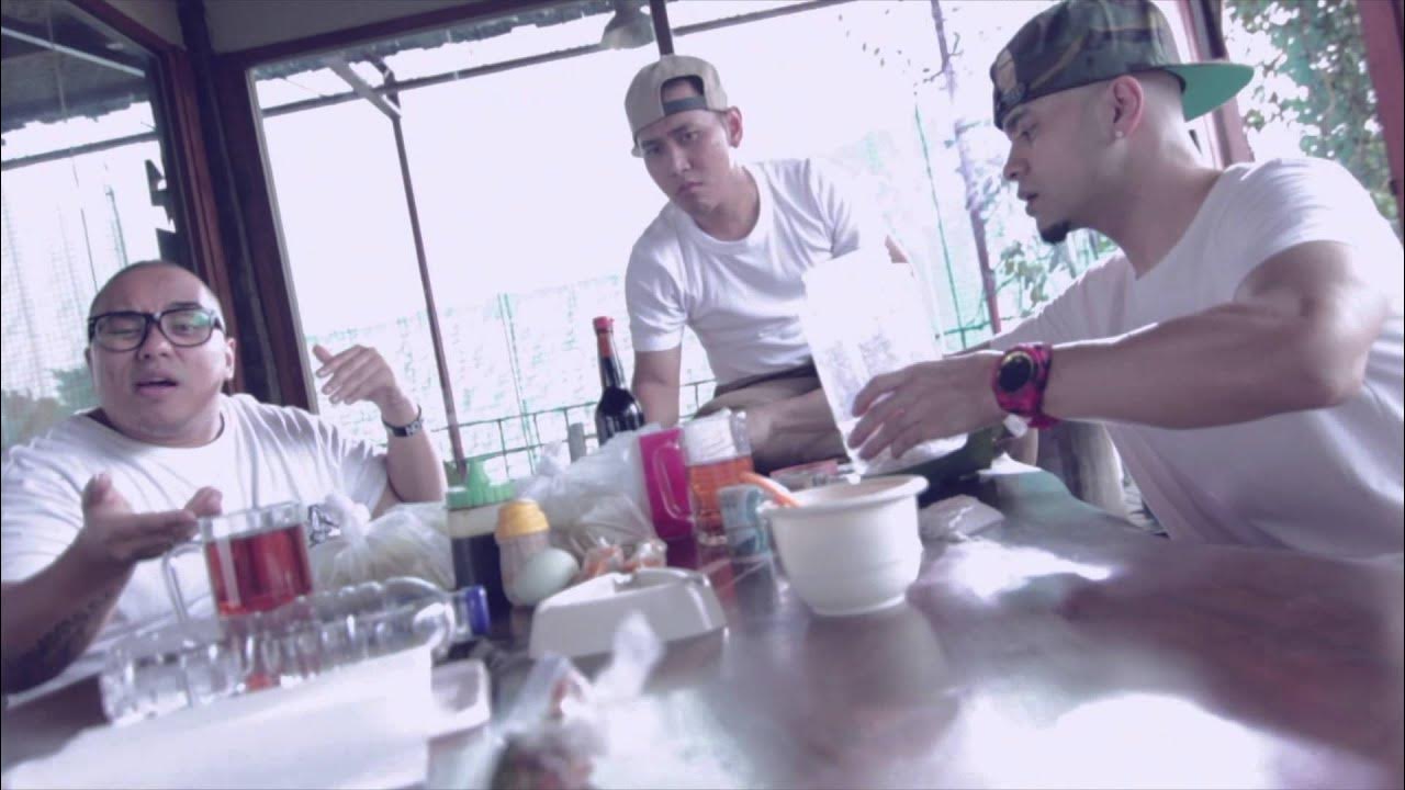 i'm in love with the soto (indonesian parody) -Liquidsilva & Saykoji (with lyrics) i'm in love with the soto (indonesian parody) -Liquidsilva & Saykoji (with lyrics)