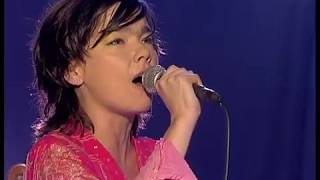 Bjork - Joga (live at Nulle Part Ailleurs 1998) screenshot 5