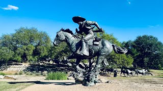 跟着铜牛走进美國德州往事 / Walk into Texas History with a Herd of Bronze Longhorns