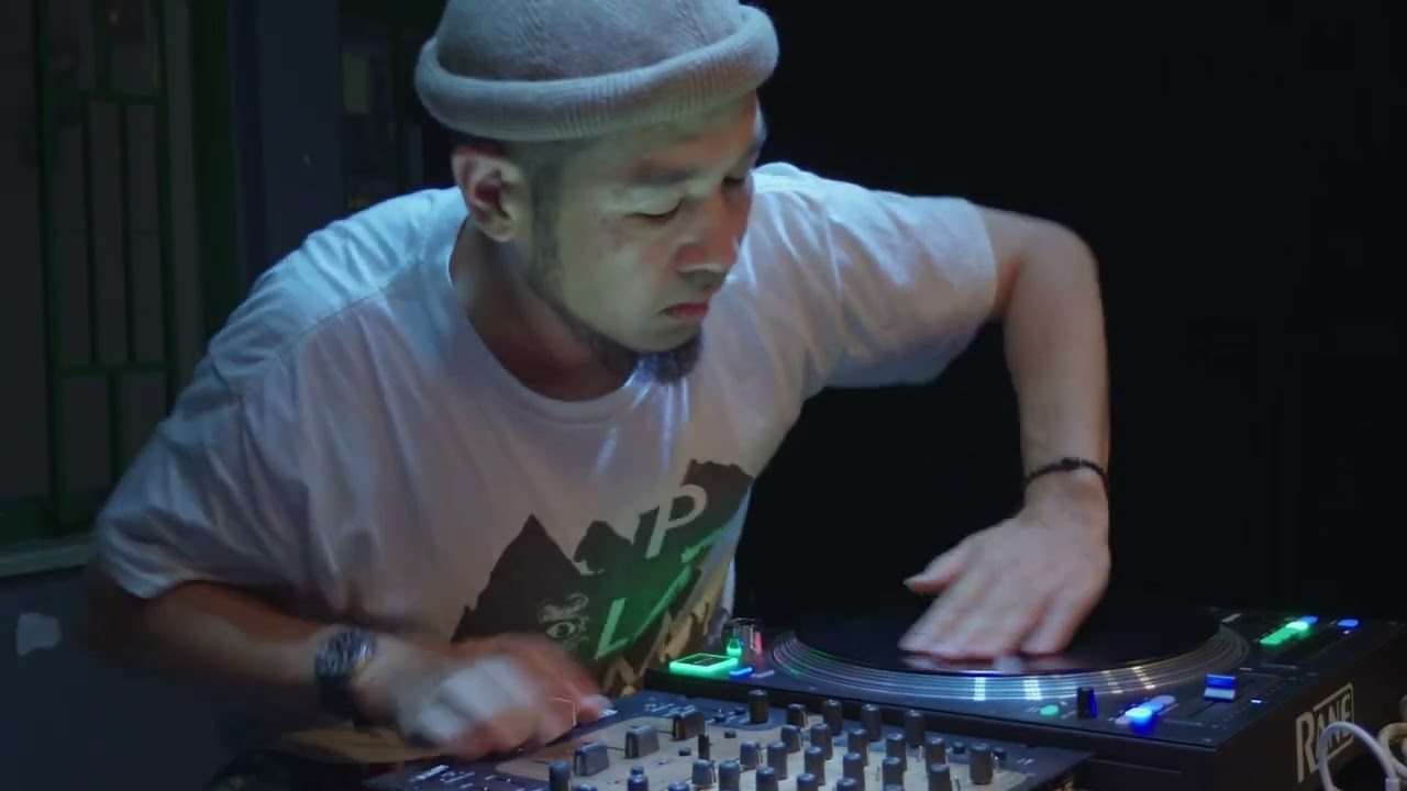 Discrepant | dj sniff – Turntable Solos