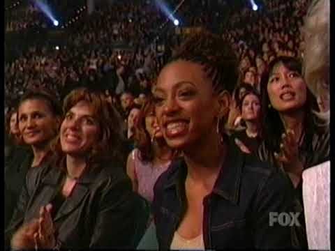 Destiny's Child wins Artist of the Year | 2000