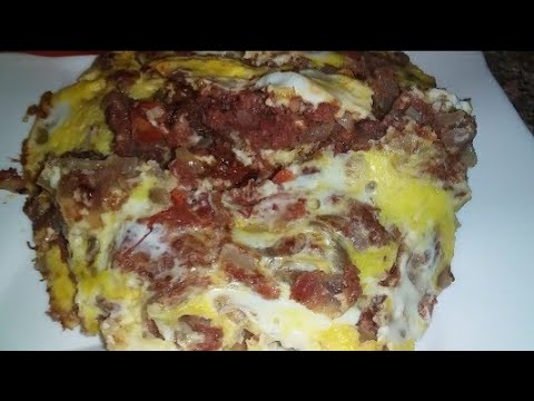 لحم البقر المعلب بالبصل و البيض وجبة سريعة و خفيفة