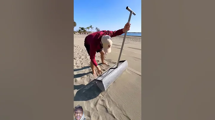 5 Surprising Things😱 You Can Find in Beach Sand!😱 #shorts #viralvideo #trending #motivational 🔥🥸